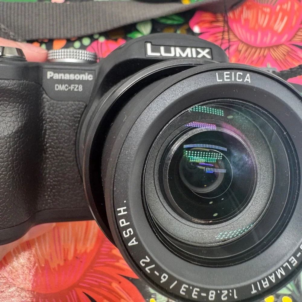 Panasonic Lumix DMC-FZ8 Digital Camera Black Leica Lens 12x Zoom Bundle